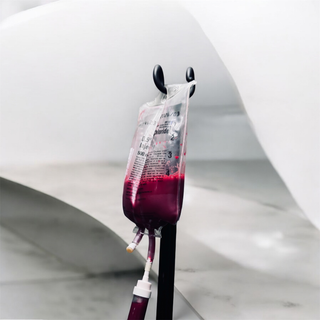 Ozone therapy (MAH): IV bag of blood mixed with medical-grade ozone, The Vital Haus